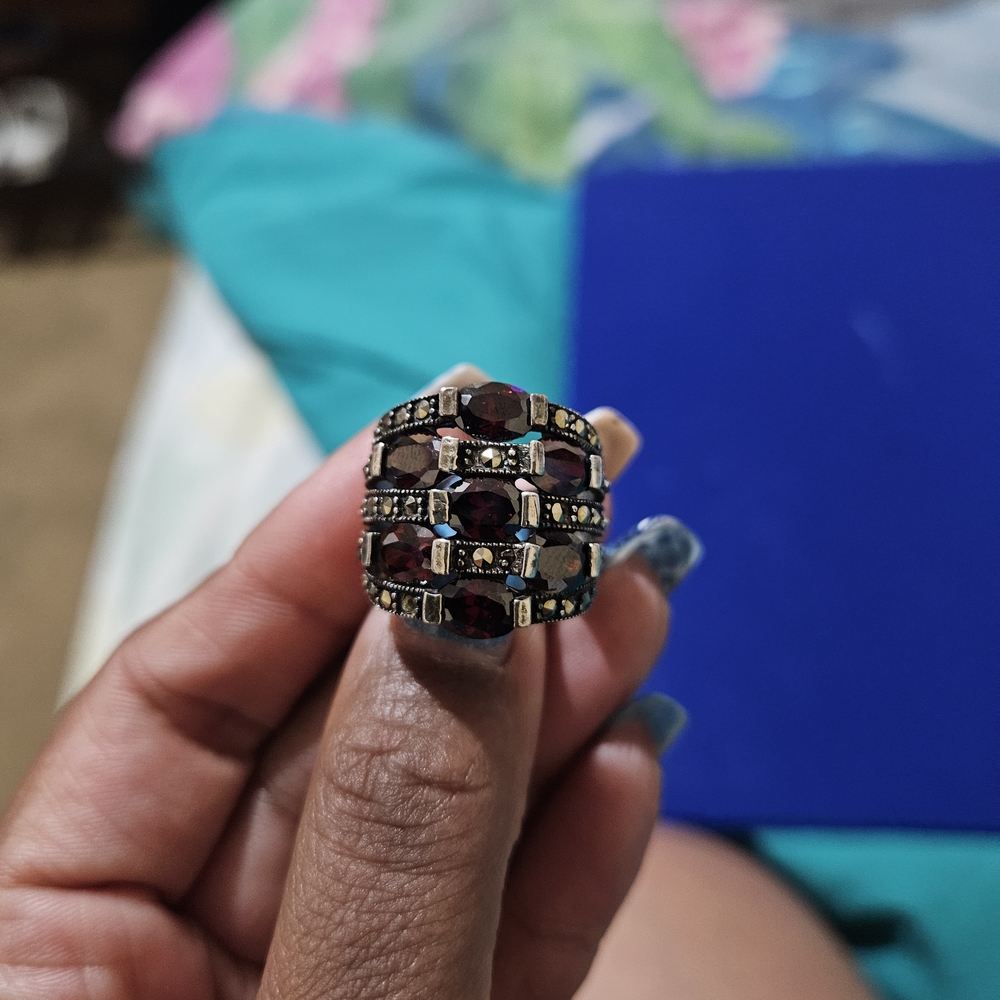 Elegant Silver and Red Gemstone Ring